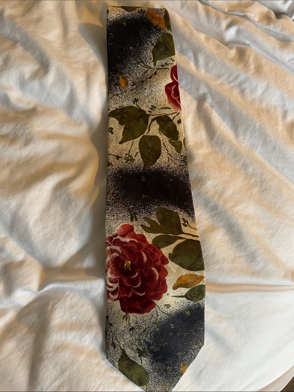Stuart Hughes tie, floral Spray Pattern Tie - Red Rose on Cream. GRT CRAFTY!!